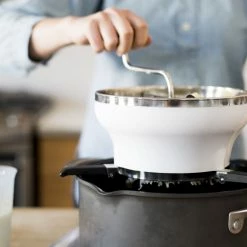 Budget ❤️ OXO Food Mill White ❤️